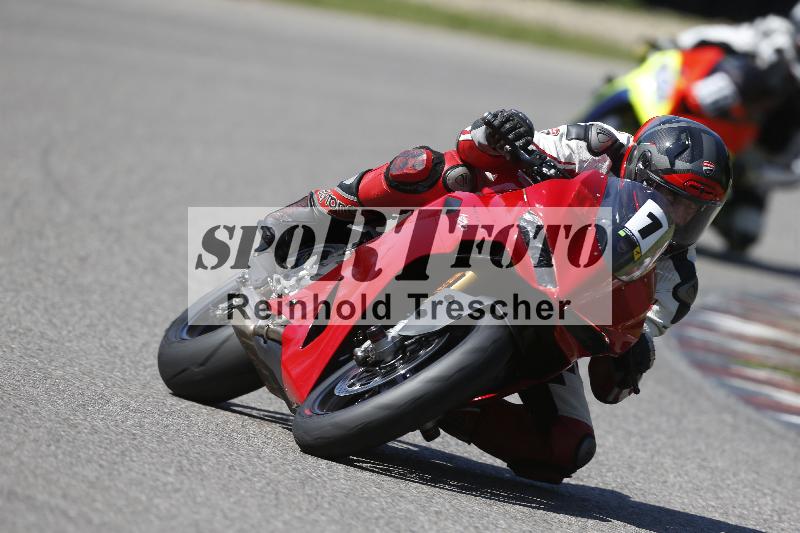 Archiv-2025/12 30.04.2025 Speer Racing ADR/Gruppe gelb/1